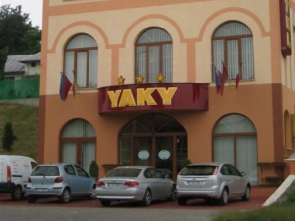 Yaky Hotel