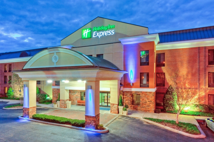 Holiday Inn Express Hotel Y Suites Brentwood North