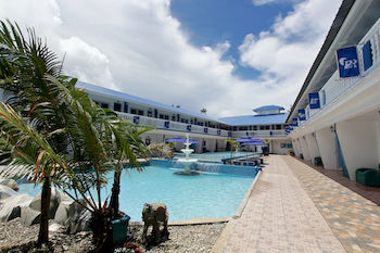 Bolabog Beach Resort