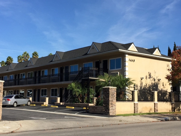 Walnut Inn and Suites