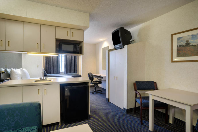Microtel Inn & Suites by Wyndham Pittsburgh Airport