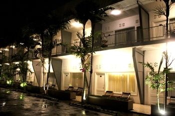 Tanjung Plaza Hotel