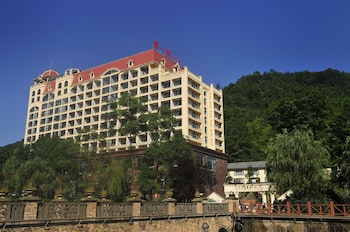 Huashuiwan No.1 Hot Springs Hotel