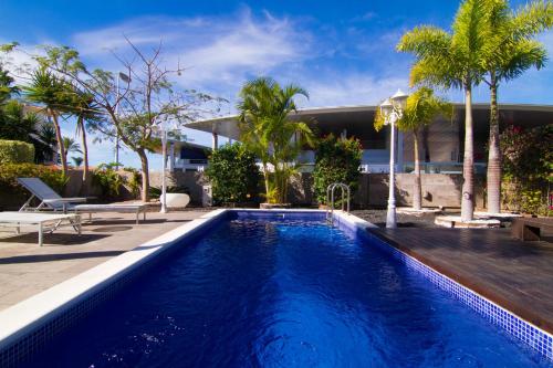 Luxury Villa In Habitats Del Duque