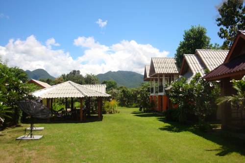 Baan Aomsin Resort