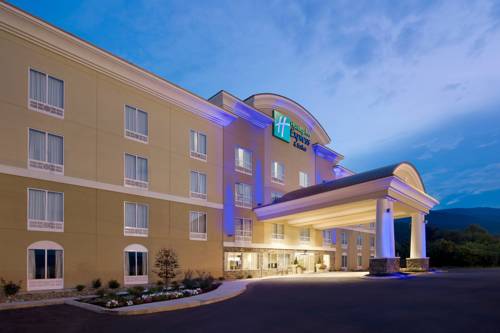 Holiday Inn Express and Suites Caryville