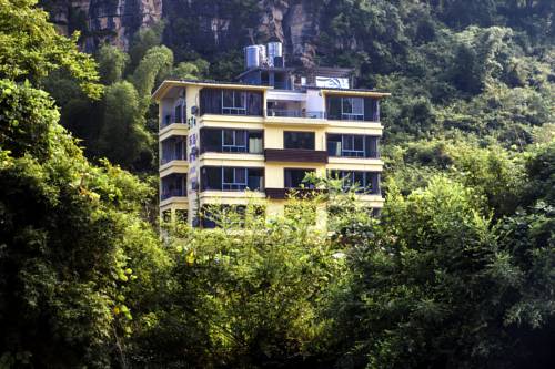 The Jade Mountain Hotel