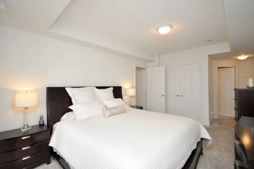 Downtown Mississauga Executive Suites SQ1